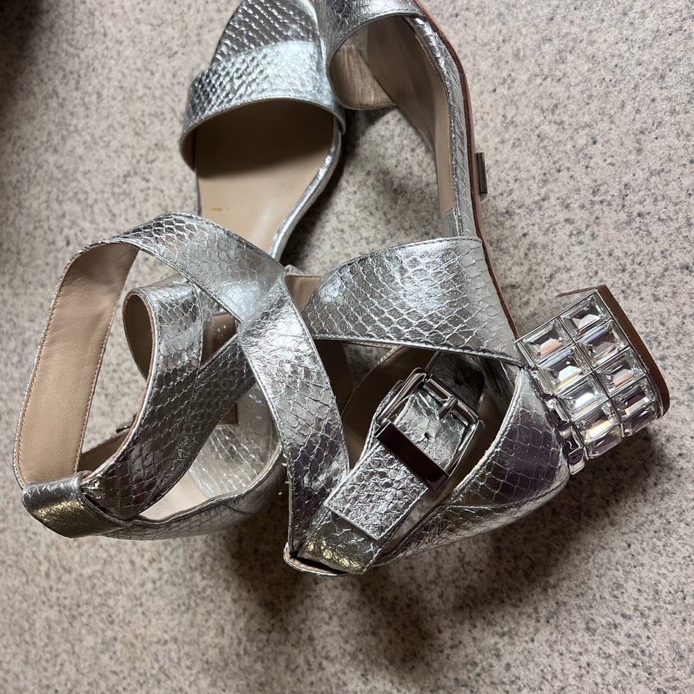 Michael kors Silver Strappy Women's Sandals size 7.5 NWOT - Picture 2 of 6